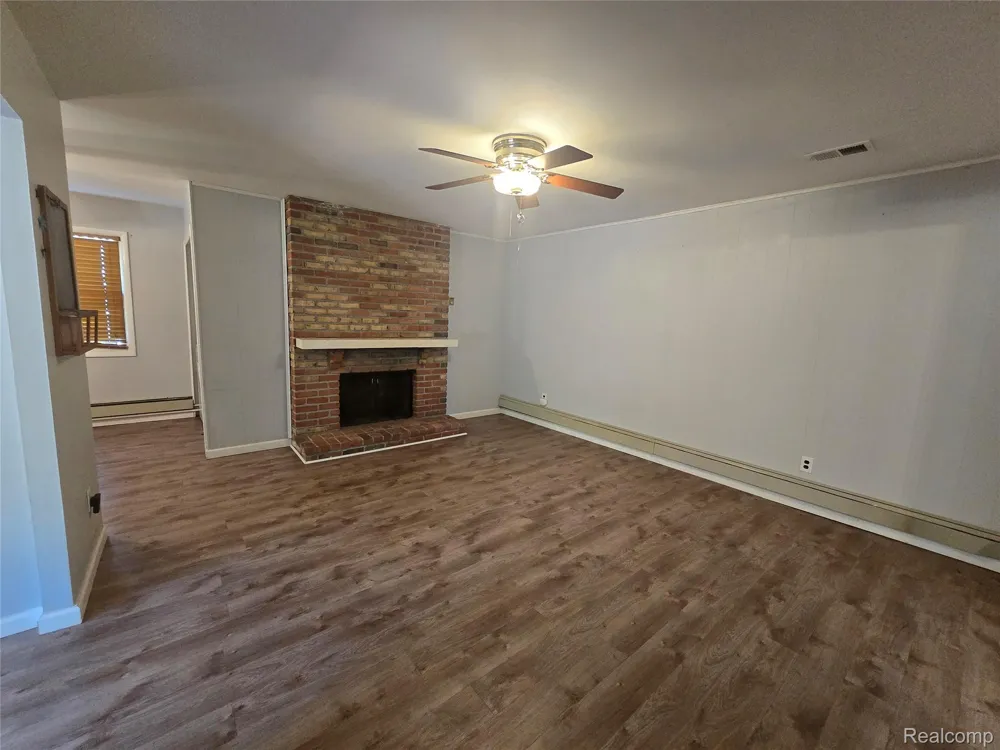 2951 Hill Drive Troy City, MI 48085