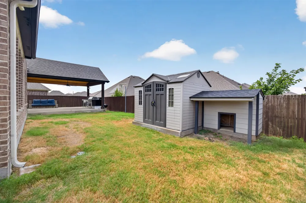 8125 Charford Drive Fort Worth, TX 76131