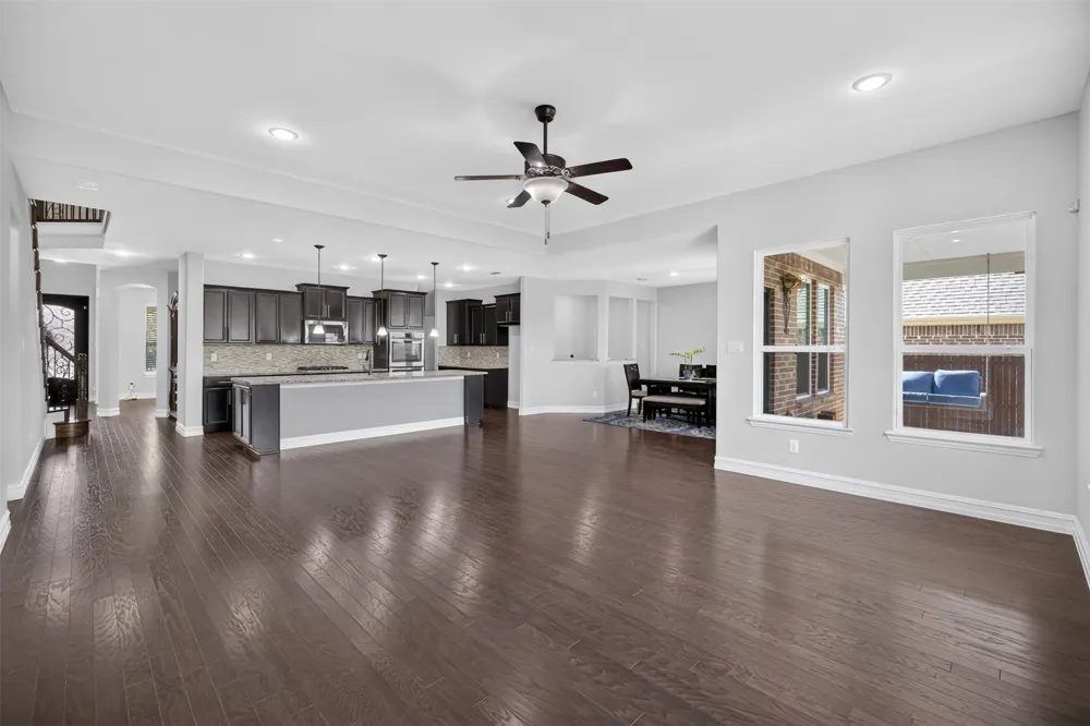 8125 Charford Drive Fort Worth, TX 76131