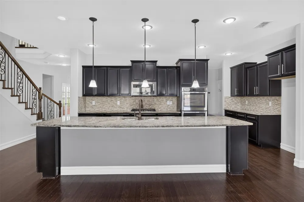 8125 Charford Drive Fort Worth, TX 76131