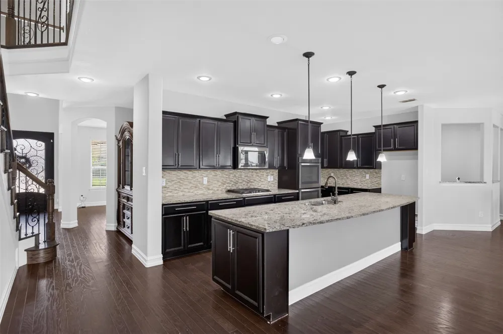 8125 Charford Drive Fort Worth, TX 76131