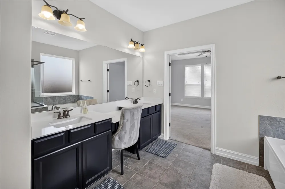 8125 Charford Drive Fort Worth, TX 76131