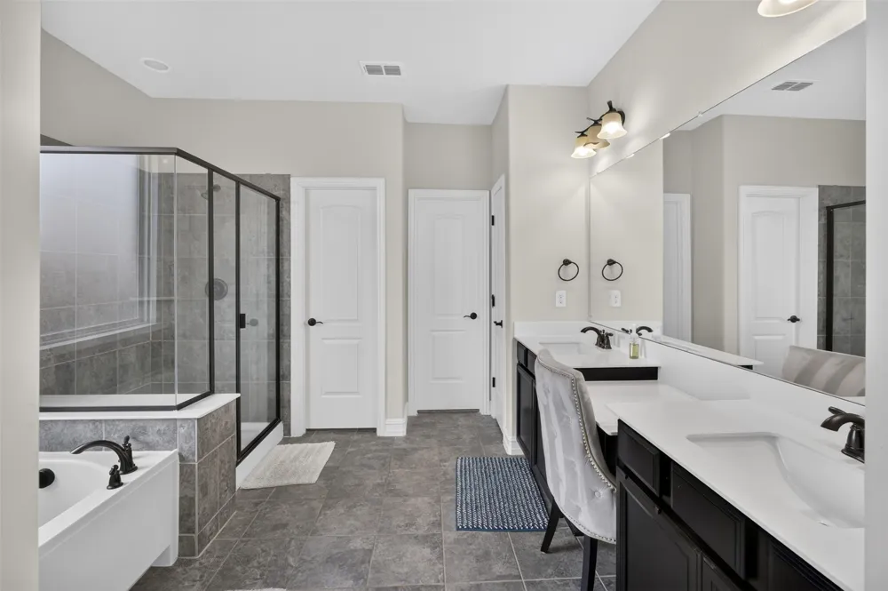 8125 Charford Drive Fort Worth, TX 76131