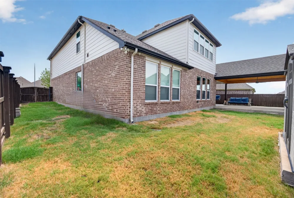 8125 Charford Drive Fort Worth, TX 76131