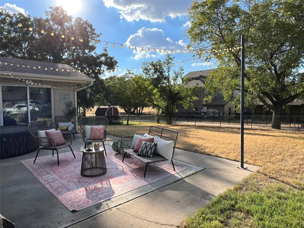1811 W Overhill Drive Stephenville, TX 76401