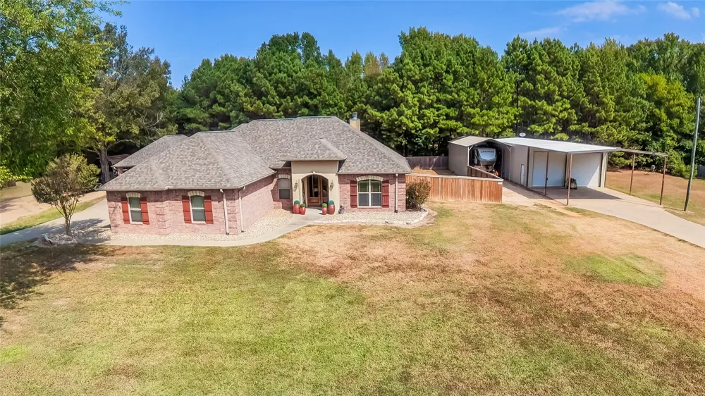 135 Pond Drive Marshall, TX 75672