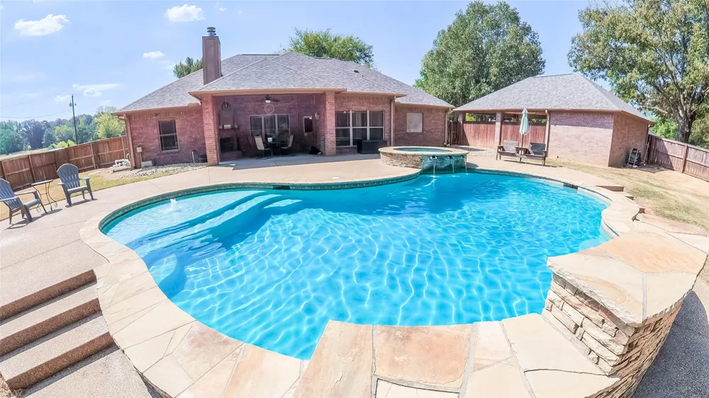 135 Pond Drive Marshall, TX 75672