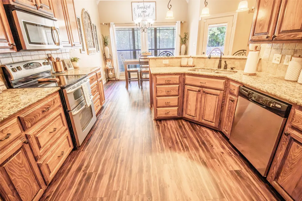 135 Pond Drive Marshall, TX 75672