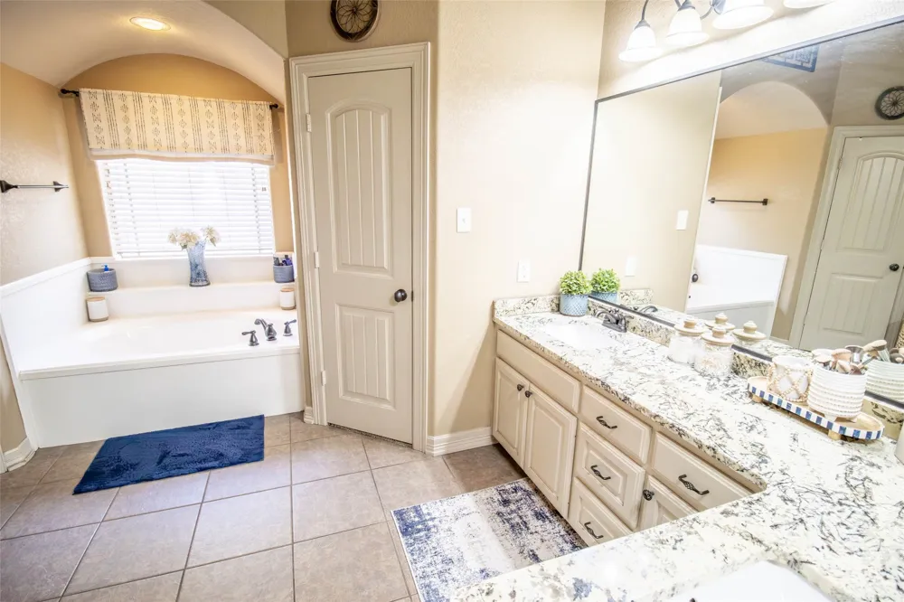 135 Pond Drive Marshall, TX 75672