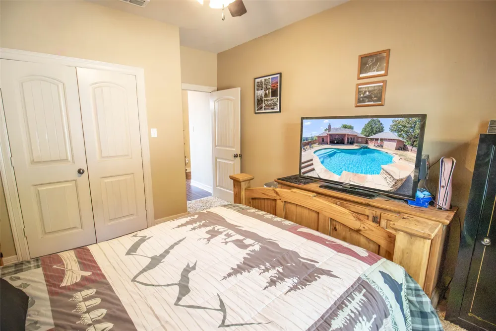 135 Pond Drive Marshall, TX 75672