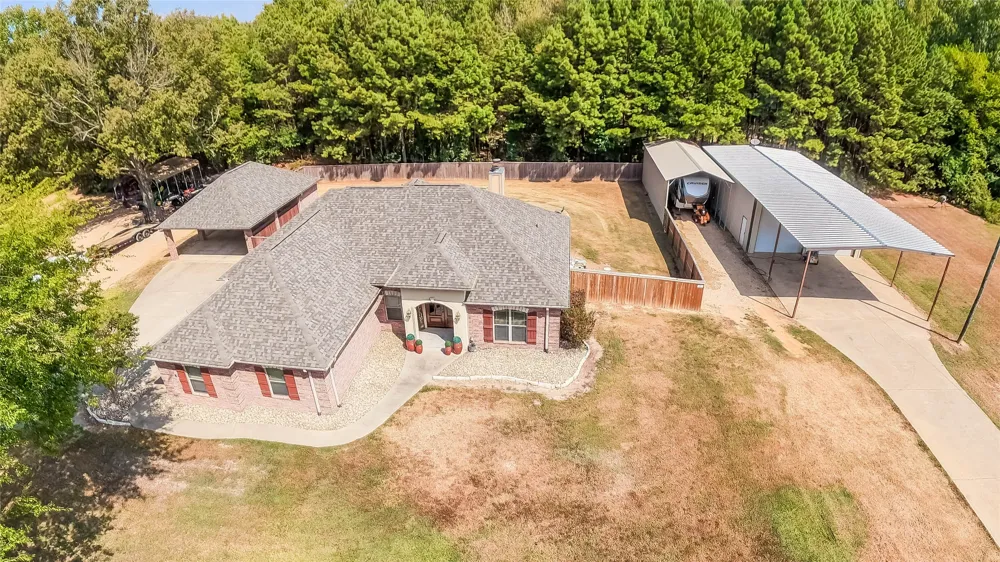 135 Pond Drive Marshall, TX 75672