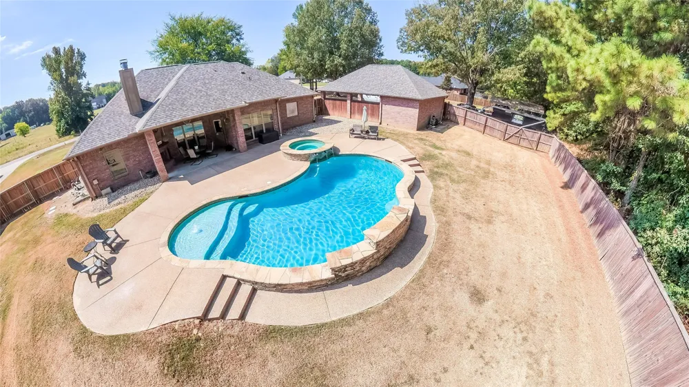 135 Pond Drive Marshall, TX 75672