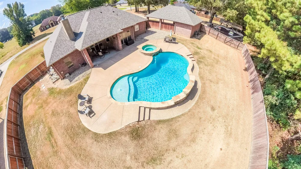 135 Pond Drive Marshall, TX 75672