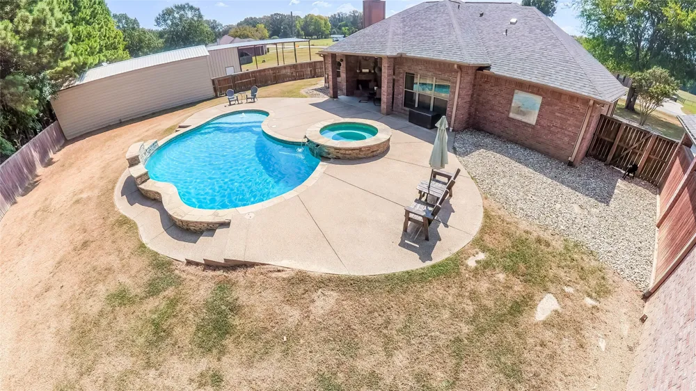 135 Pond Drive Marshall, TX 75672