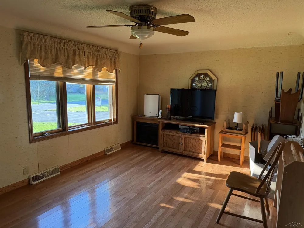 506 Elevator Road Fraser Township, MI 48634