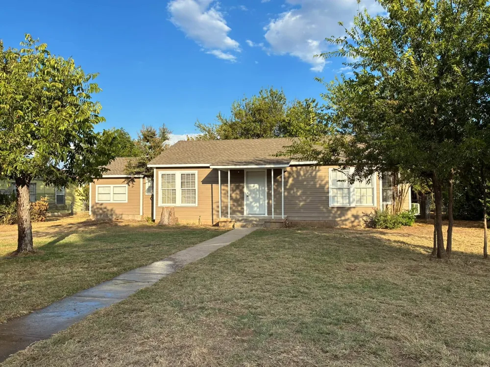 1102 La Monte Drive Brownwood, TX 76801