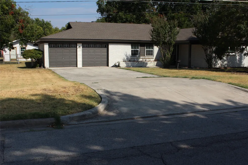 1103 Bryant Street Benbrook, TX 76126