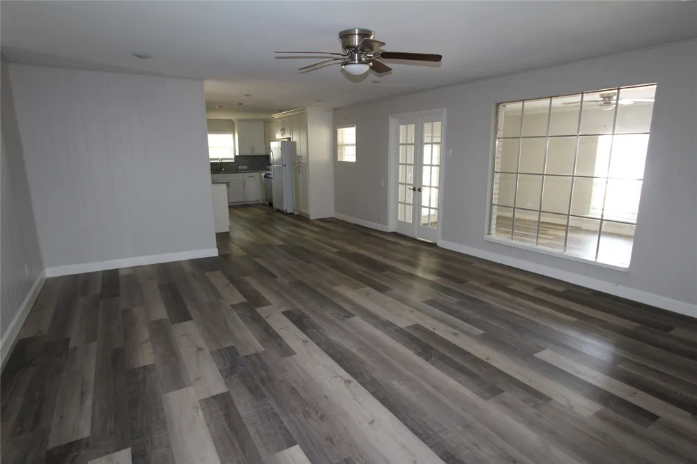 1103 Bryant Street Benbrook, TX 76126