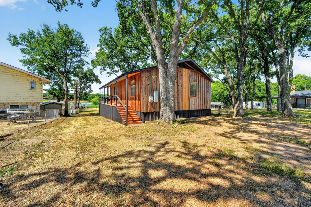 9466 Lakeland Loop Quinlan, TX 75474