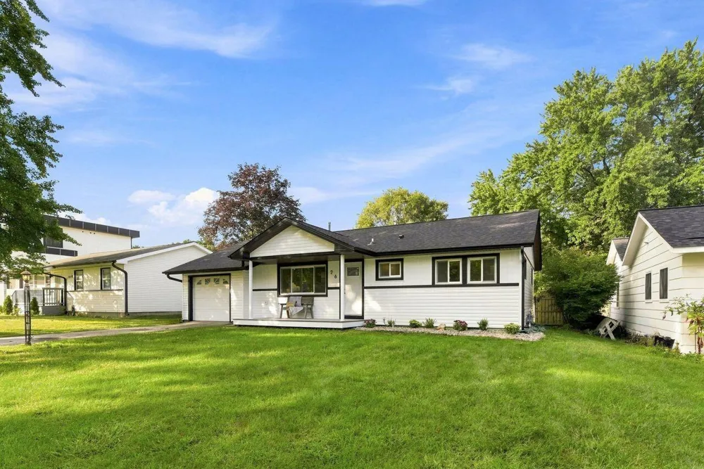 26 Eagle Street New Buffalo City, MI 49117