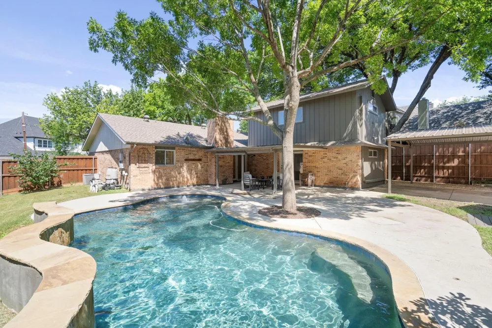 7162 Carrousel Circle Dallas, TX 75214