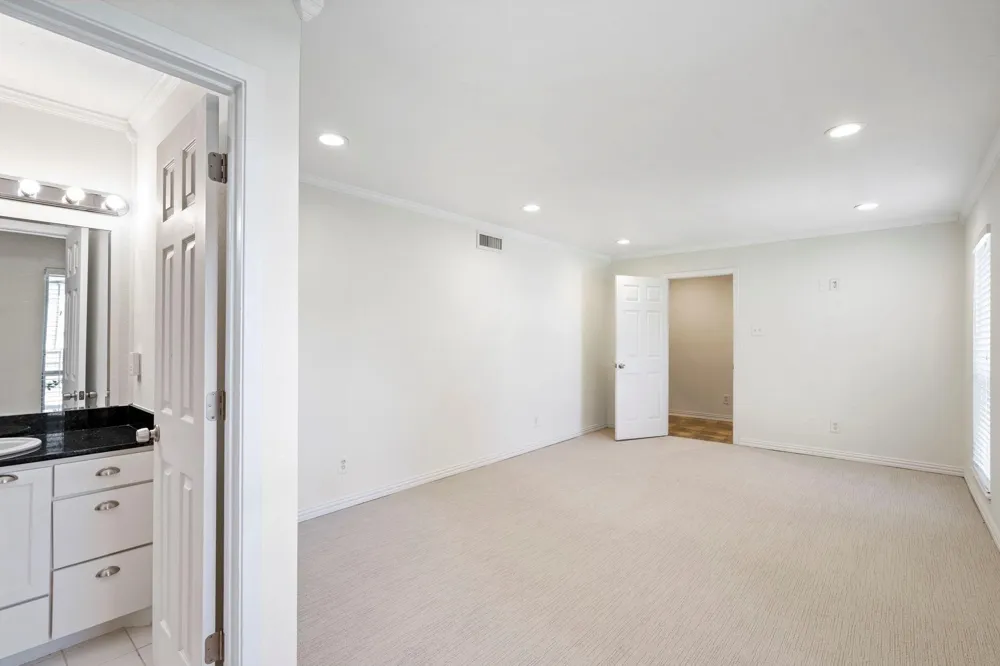 7162 Carrousel Circle Dallas, TX 75214