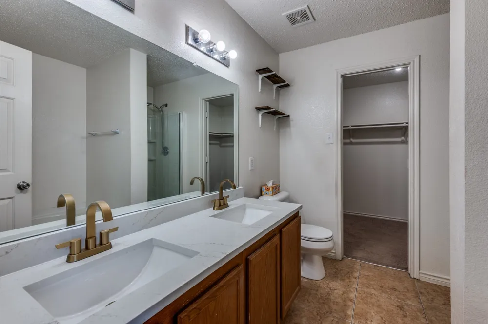 8402 Olivia Meadow Drive Arlington, TX 76002