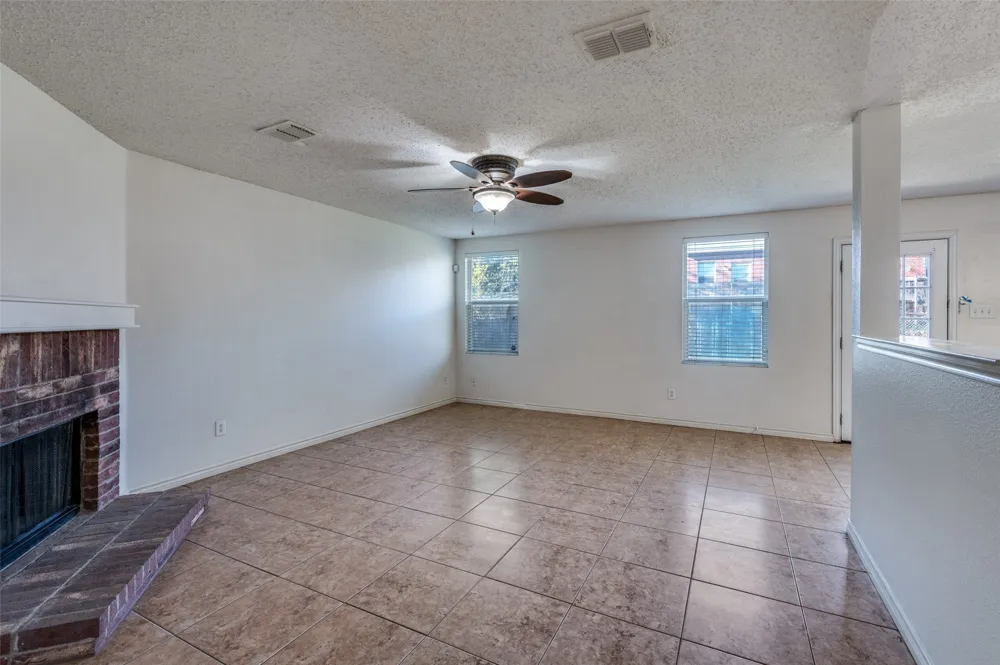 8402 Olivia Meadow Drive Arlington, TX 76002