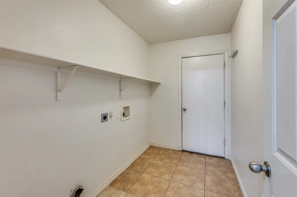 8402 Olivia Meadow Drive Arlington, TX 76002