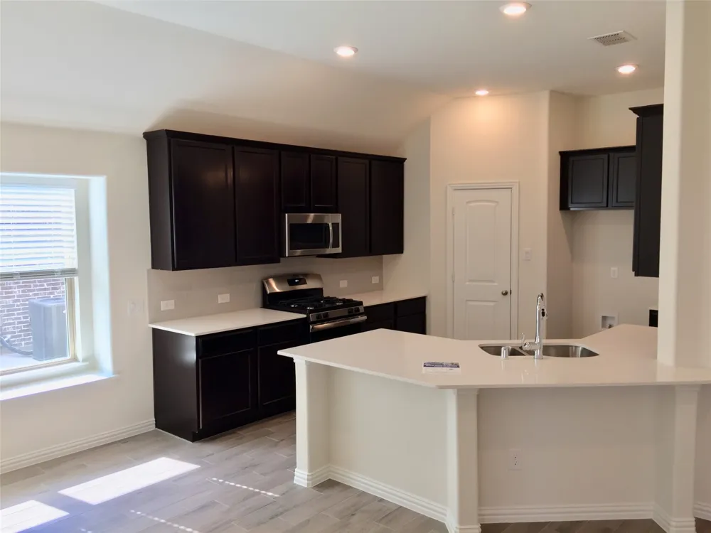 2734 Salt Creek Way Celina, TX 75078