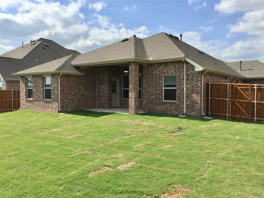 2734 Salt Creek Way Celina, TX 75078