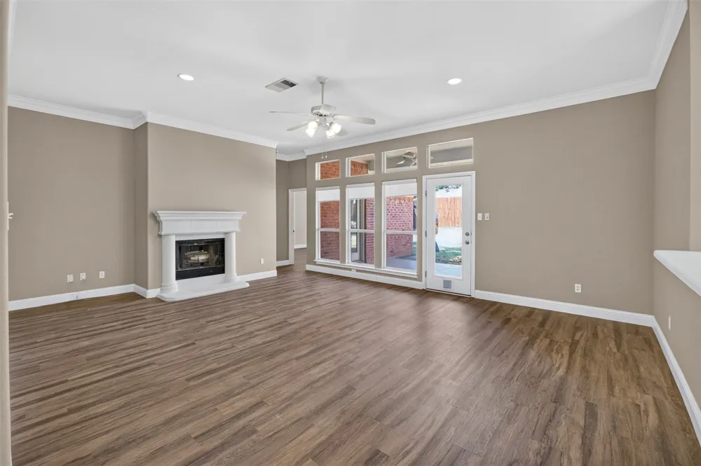 2921 Silvercrest Lane Grapevine, TX 76051