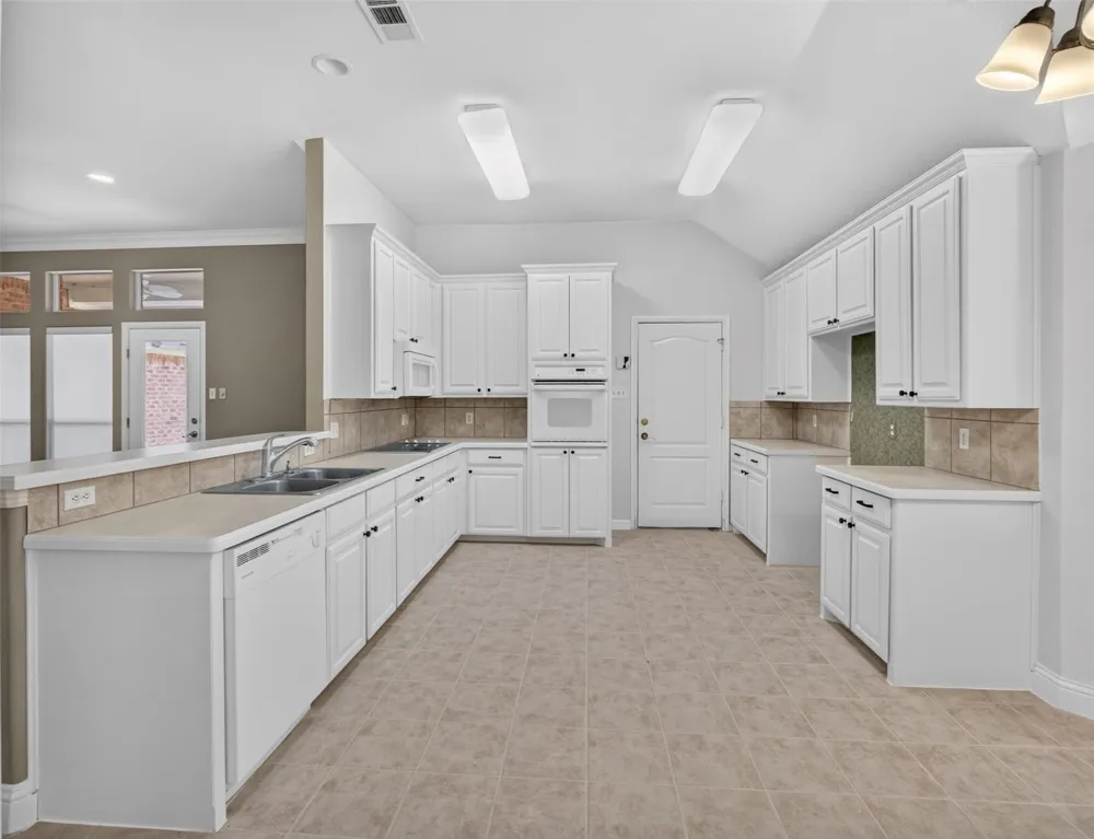 2921 Silvercrest Lane Grapevine, TX 76051