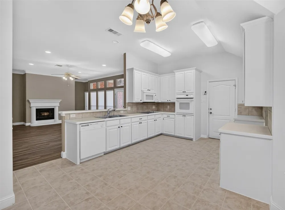 2921 Silvercrest Lane Grapevine, TX 76051