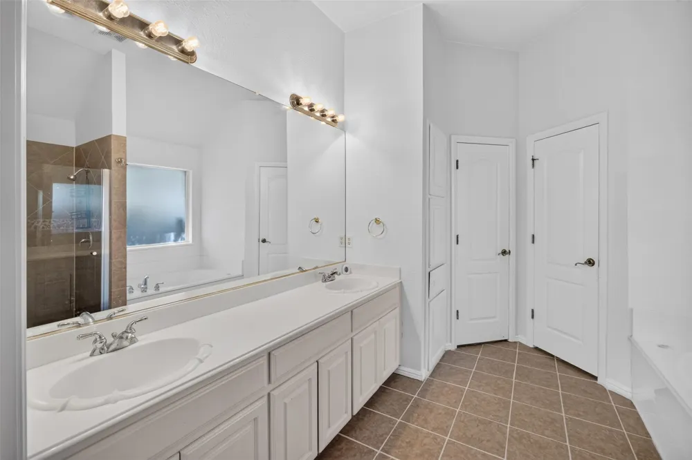 2921 Silvercrest Lane Grapevine, TX 76051