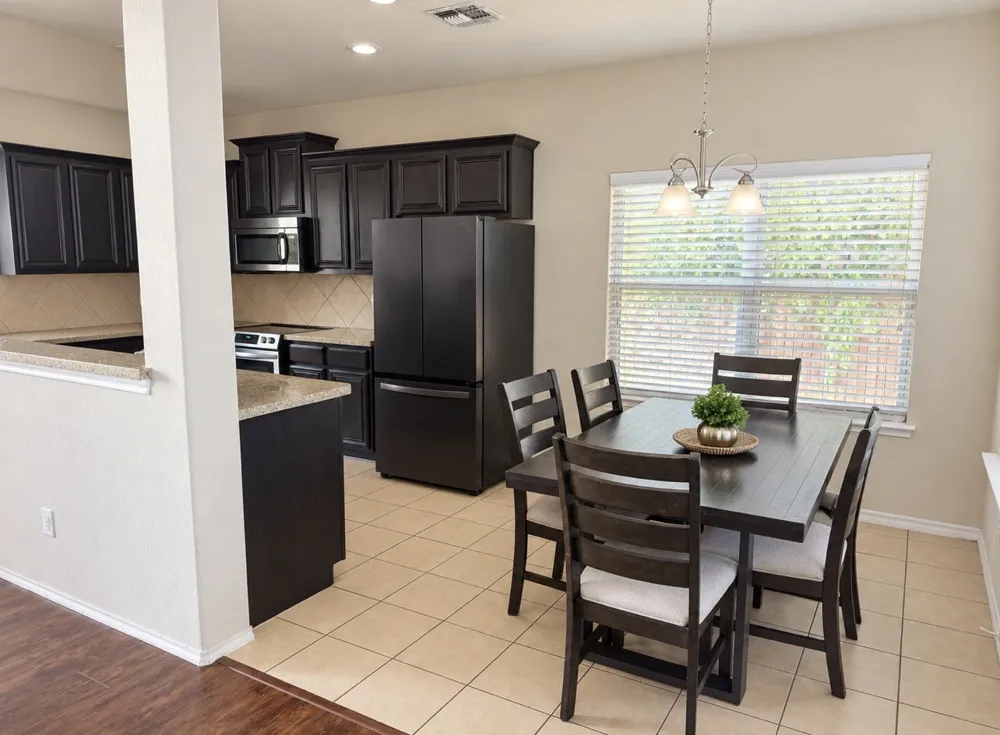 2104 Stonewood Drive Lancaster, TX 75134