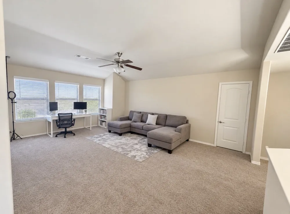2104 Stonewood Drive Lancaster, TX 75134