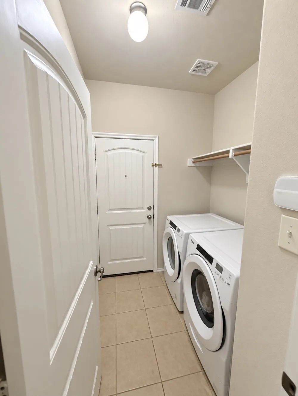 2104 Stonewood Drive Lancaster, TX 75134