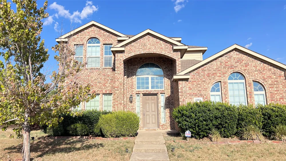2104 Stonewood Drive Lancaster, TX 75134