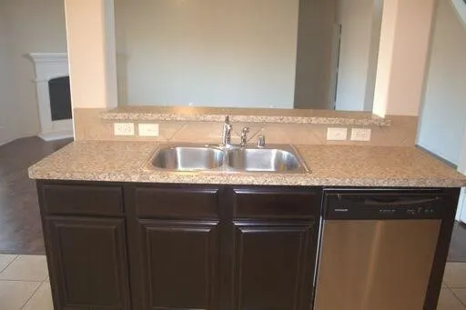 2104 Stonewood Drive Lancaster, TX 75134