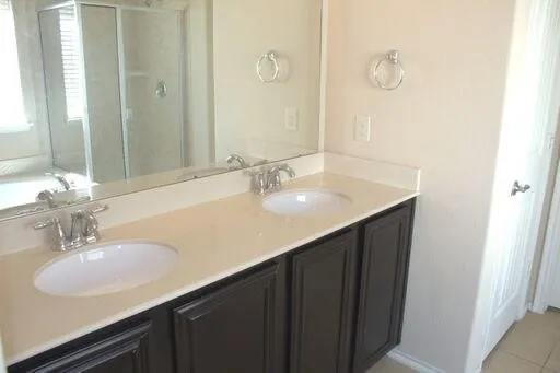 2104 Stonewood Drive Lancaster, TX 75134
