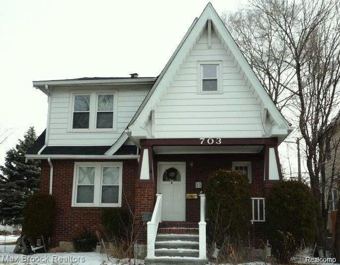 703 S Pleasant Street Royal Oak City, MI 48067