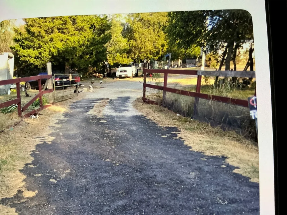 797 S Austin Avenue Richland, TX 76681