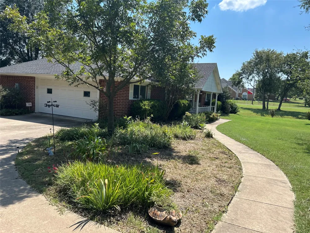 706 Georgetown Road Ovilla, TX 75154