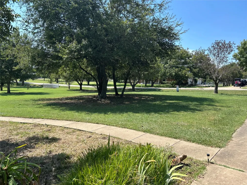 706 Georgetown Road Ovilla, TX 75154