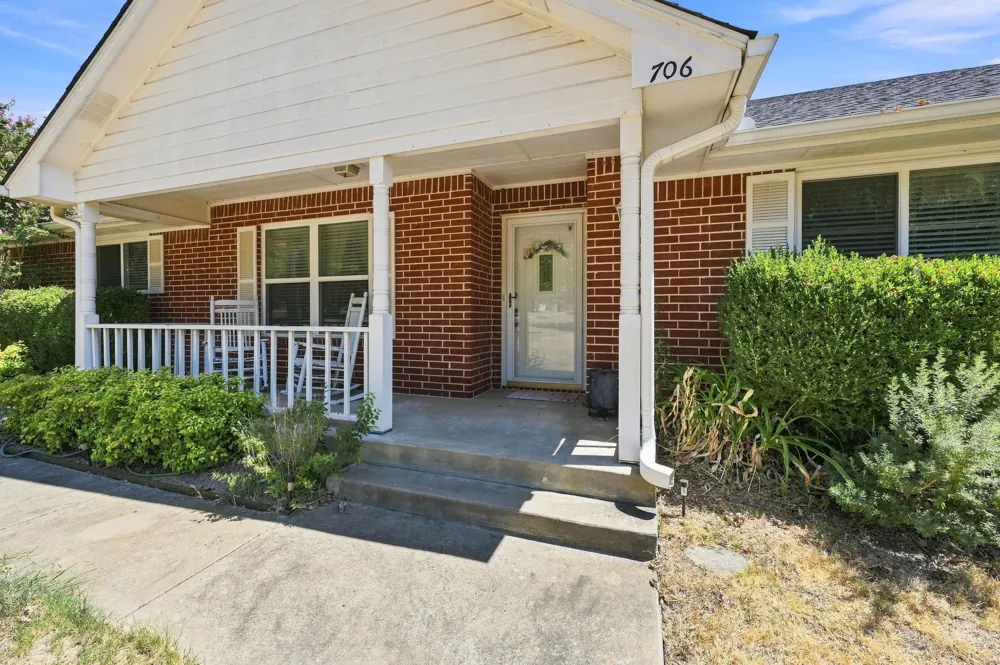 706 Georgetown Road Ovilla, TX 75154
