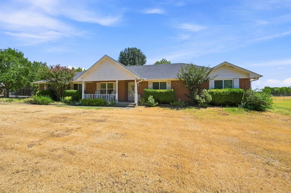 706 Georgetown Road Ovilla, TX 75154