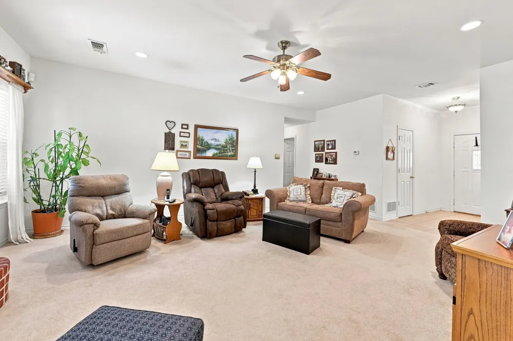 706 Georgetown Road Ovilla, TX 75154