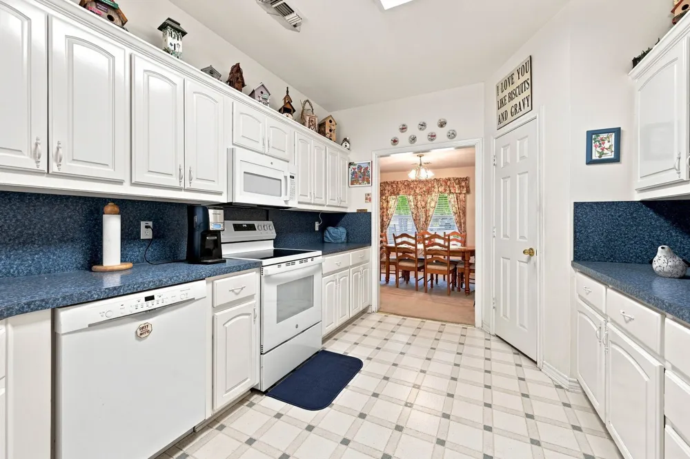 706 Georgetown Road Ovilla, TX 75154