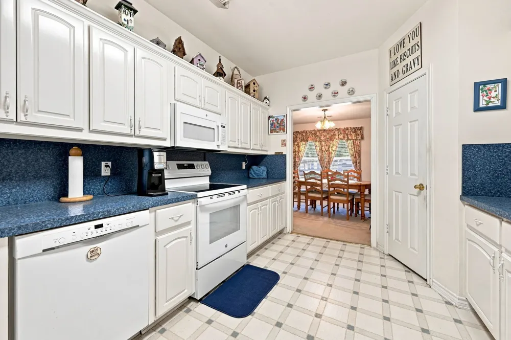 706 Georgetown Road Ovilla, TX 75154